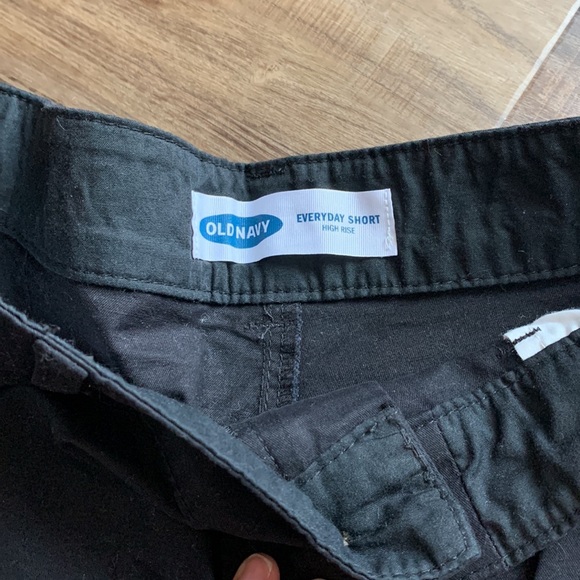 Old Navy Everyday Shorts - Picture 3 of 3